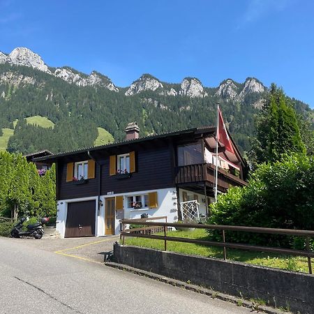 Free Spirit Chalet Fluehli ภายนอก รูปภาพ