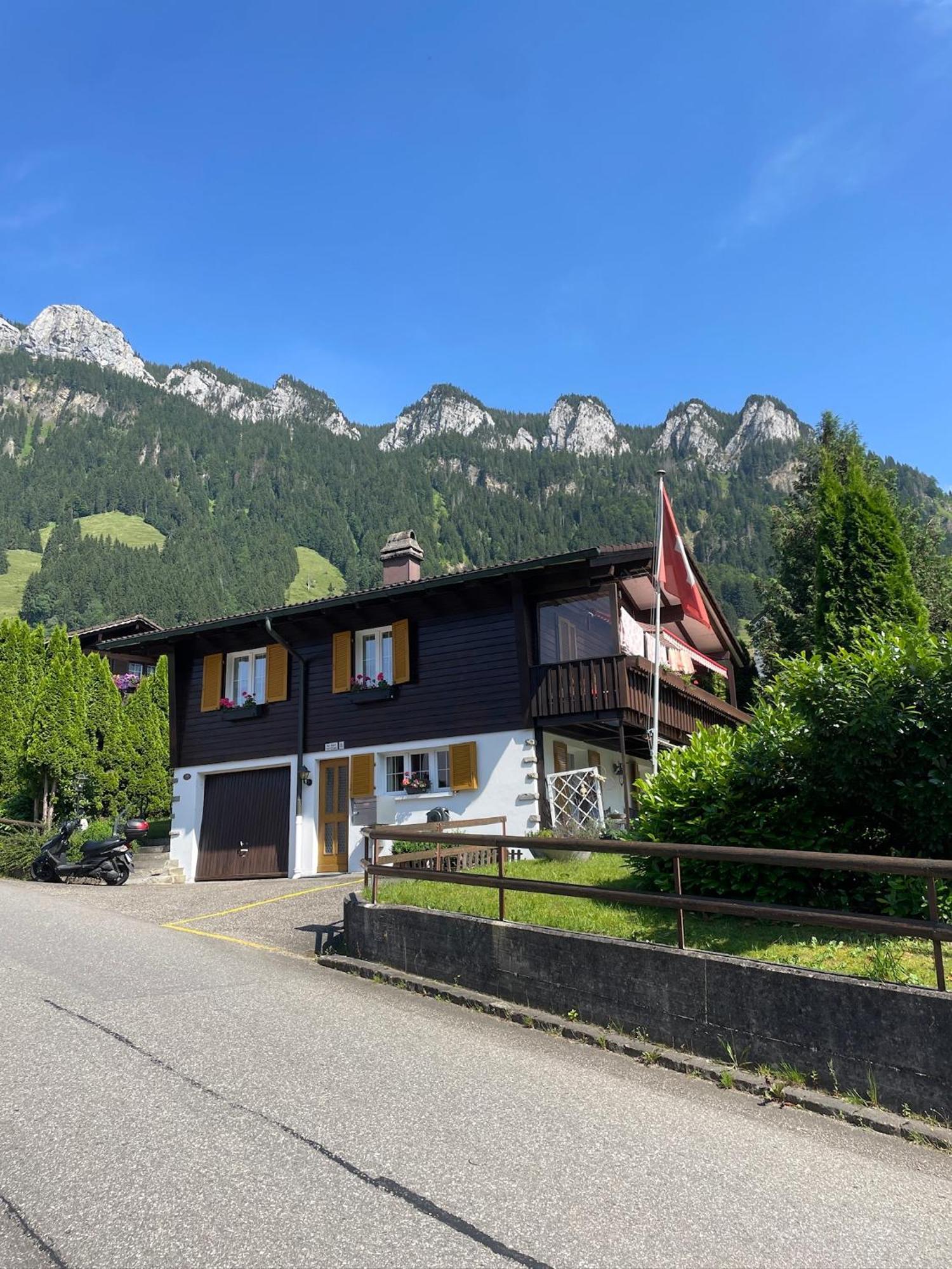 Free Spirit Chalet Fluehli ภายนอก รูปภาพ